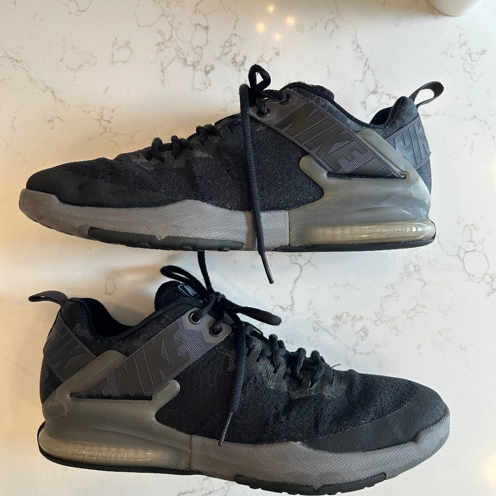 Nike men’s Zoom Domination athletic trainers